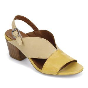 Bueno Shoes Chloe Heeled Sandal in Black, size 37